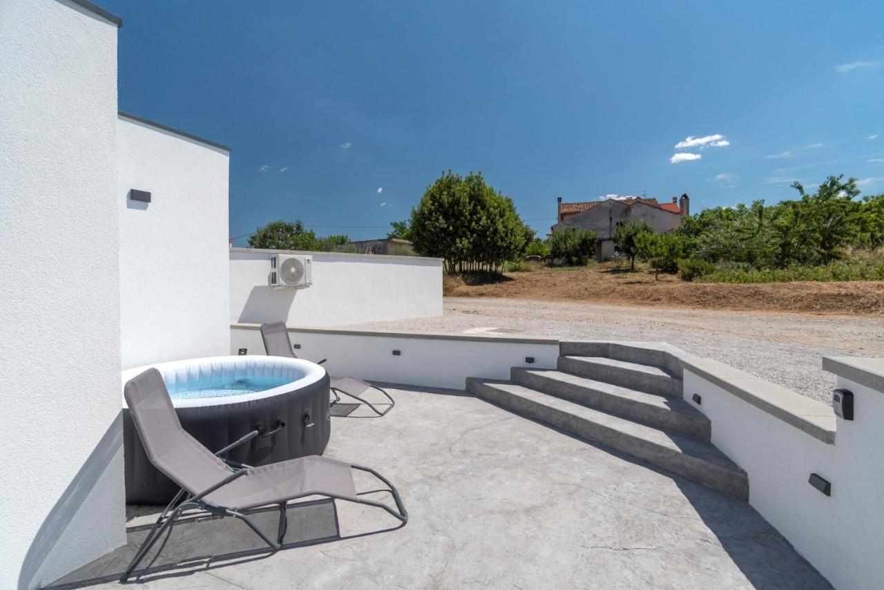 شقة Casa Limoncino By Locap Group كوبر المظهر الخارجي الصورة