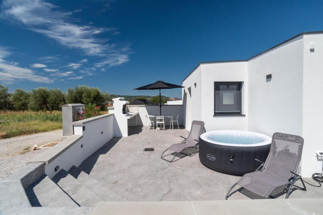 شقة Casa Limoncino By Locap Group كوبر المظهر الخارجي الصورة