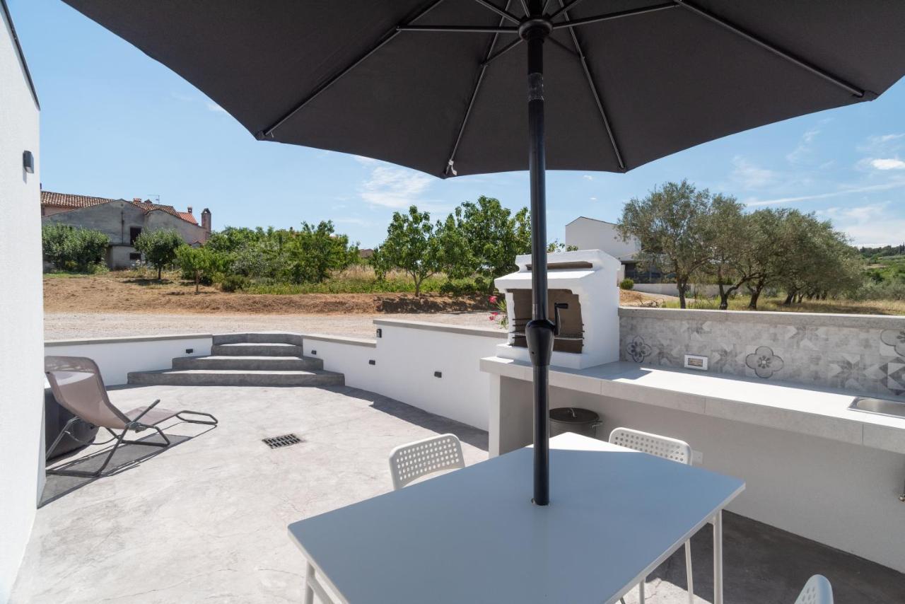 شقة Casa Limoncino By Locap Group كوبر المظهر الخارجي الصورة